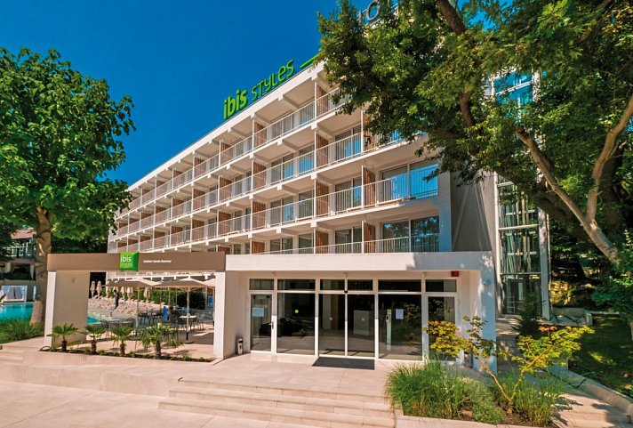 ibis Styles Golden Sands Roomer Hotel