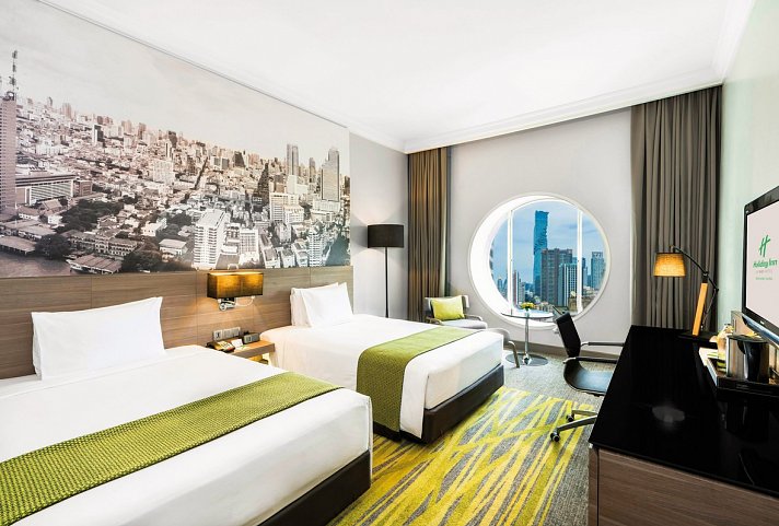 Holiday Inn Bangkok Silom