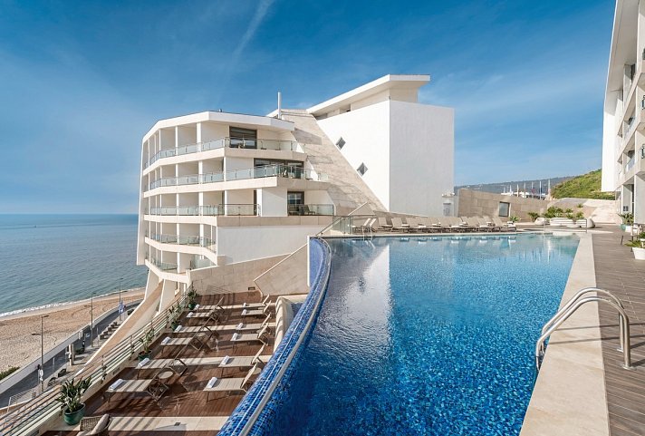 Sesimbra Oceanfront Hotel