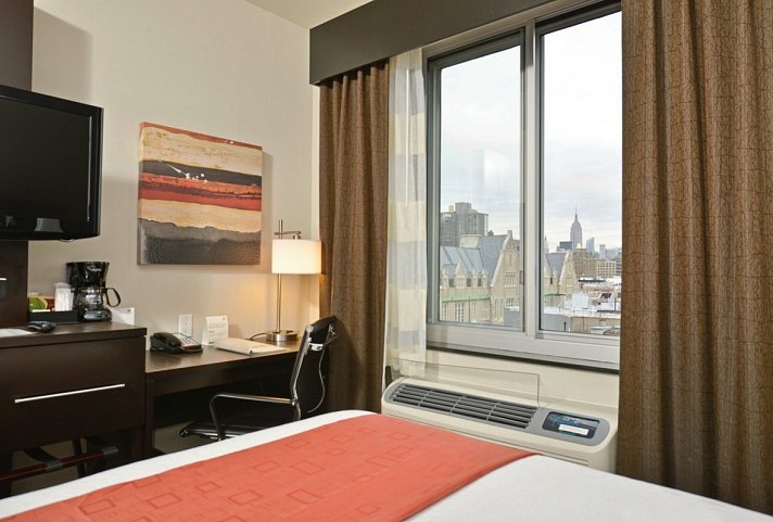 Holiday Inn Lower East Side