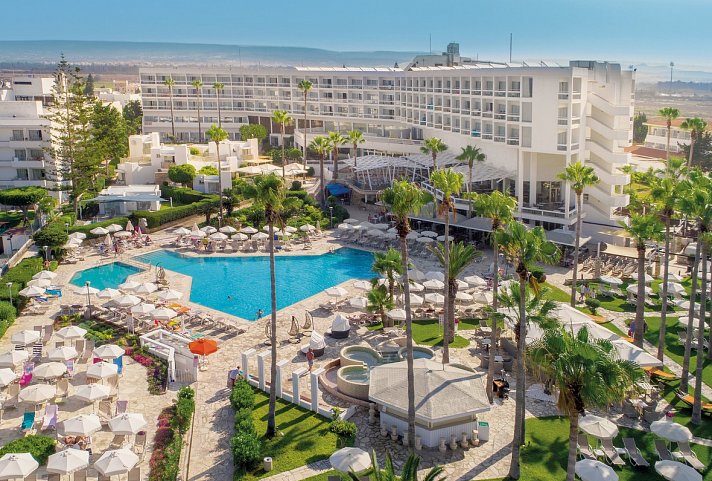 Leonardo Plaza Cypria Maris Beach Hotel & Spa