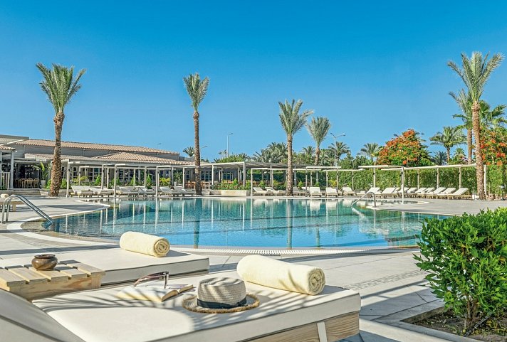 Jaz Fanara Resort & Residence