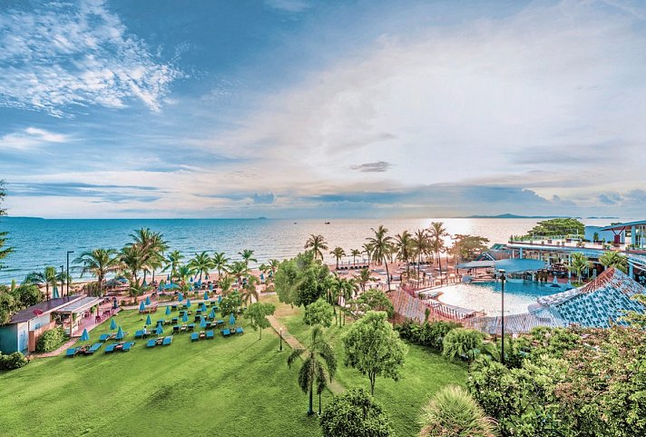 Pinnacle Grand Jomtien Resort & Beach Club