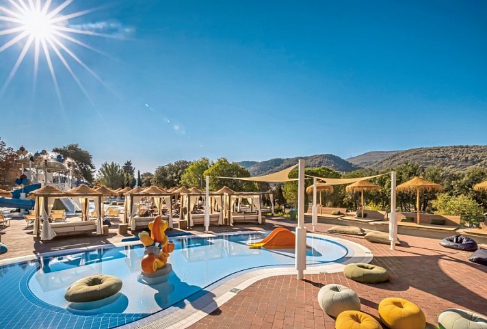 Valamar Amicor Resort