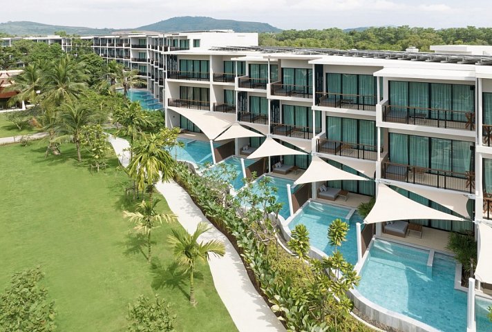 Le Méridien Phuket Mai Khao Beach Resort