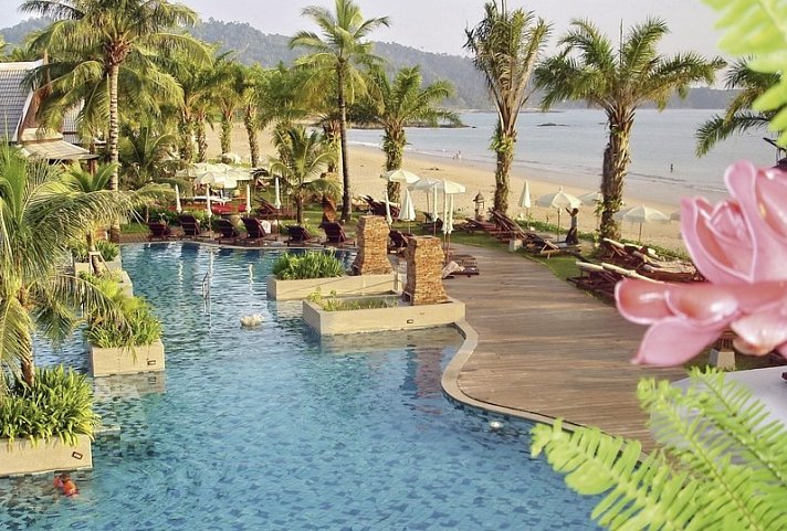 Mukdara Beach Villa & Spa Resort